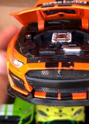 装满汽车的盒子，兰博基尼，法拉利，宝马，劳斯莱斯