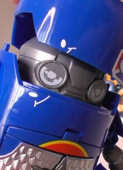 蓝色易拉罐武士