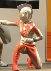 奥特曼舞台剧：巴尔坦抓奥特之母当人质，派杰顿重伤赛罗