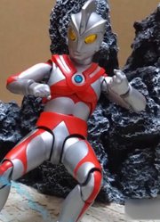 奥特曼玩具：在艾斯面前，任何怪兽都毫无还手之力