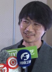 韩寒撒娇回应传闻生几胎都是我自己的事