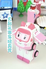 大鼻孔赛车玩具秀