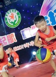 金贝贝201910篮球宝贝篮球兴趣班指导老师：许敏芝