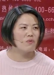 父亲“抛妻弃女”，母亲受刺激疯疯癫癫，女儿吃尽苦头太心酸