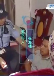 执行法官上门执行，男子躲在床底拒不配合，竟还拿出刀子威胁