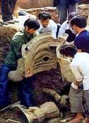 三星堆出土了大量的旷世器物，本可以深入研究，为何却不再挖了？