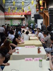 重庆——包粽子的传统手艺人