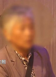 老汉不想在子女家居住，老伴上门接老汉回家，竟遭到孙女暴打