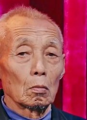 男子讲述父亲“大别山”战役，被村民救下，军民情谊感动全场