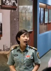 地道战美女讲解员唱民谣红歌，讲述冉庄女民兵班故事，太意外了