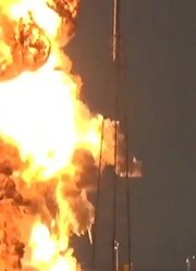 土豪最爱烟花：SpaceX火箭试飞前炸成一朵花火星四溅浓烟滚滚