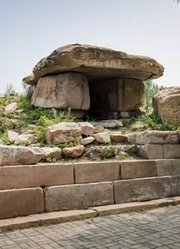 西安挖出韩国祖先墓碑，将韩国历史缩减800年，真相打脸韩国专家