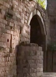 古人太有智慧，用糯米和石灰作粘合剂，修建坚固梯形城墙