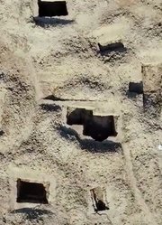 湖北发现大规模两汉墓葬群露出局部已挖出400座