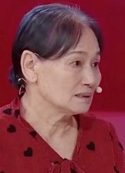 女子苦寻恩人40年，门开后一封信让她落泪，结局太暖心