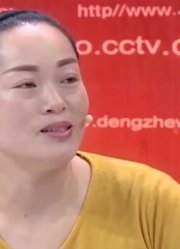 母亲意外去世，女儿带母亲身份证10年从不离身，感动全场