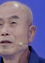 老人苦守烈士勋章70年，门开后结果太扎心，当场泪崩