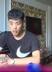 女友背着自己和其他男人吃饭，却称在工作，结果遭男友当场撞见！