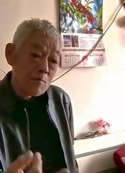 61岁大爷自称被老伴抛弃，破口指责对方，老伴：他差点打死我！