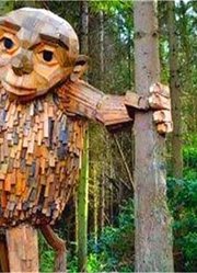 艺术家用废弃树枝，打造巨大的“魔兽”，网友：这手艺绝了！