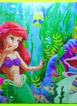 拼图小女孩在看动物