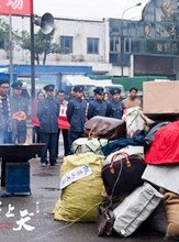 《鸡毛飞上天》张译当众烧毁假货，创315打假先河